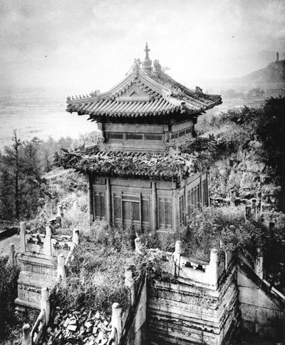 Der Baoyun-Bronzepavillon im Sommerpalast, Peking, ca. 1867-72 von John Thomson